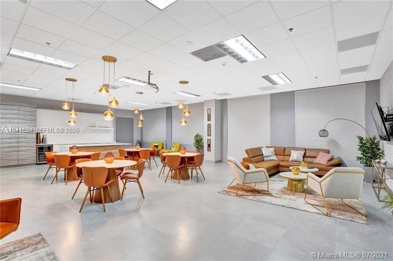 1200 Brickell Bay Dr, Unit 2807, Miami, FL 33131 Photo