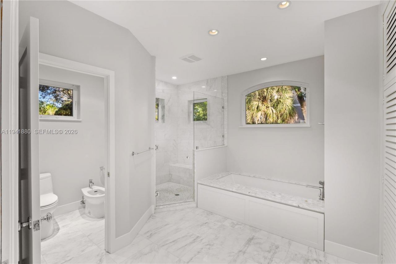 1901 Country Club Prado, Coral Gables, FL 33134 Photo