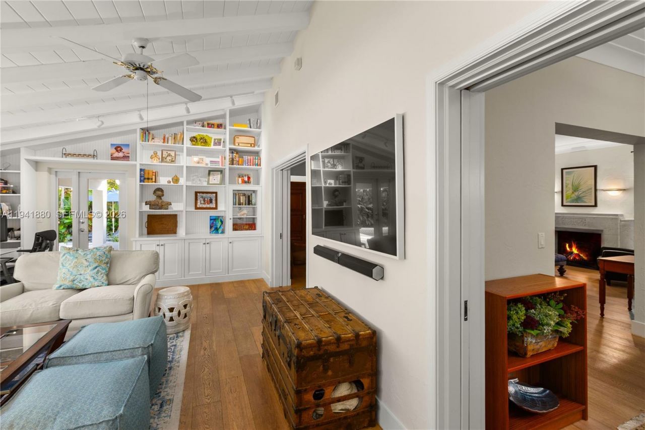 1901 Country Club Prado, Coral Gables, FL 33134 Photo