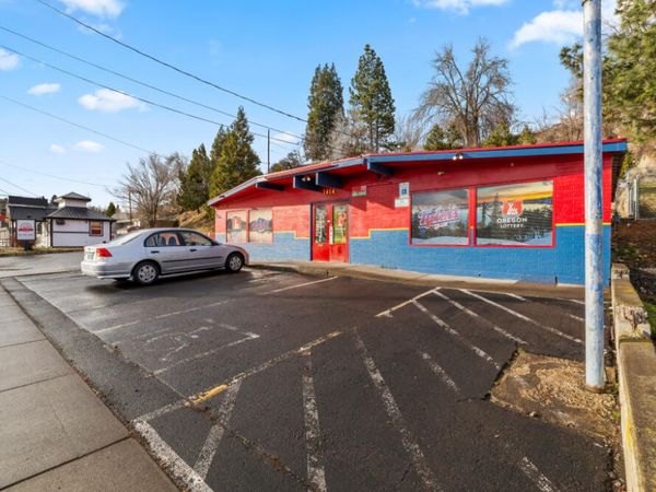 1414 Oregon Avenue, Klamath Falls, OR 97601