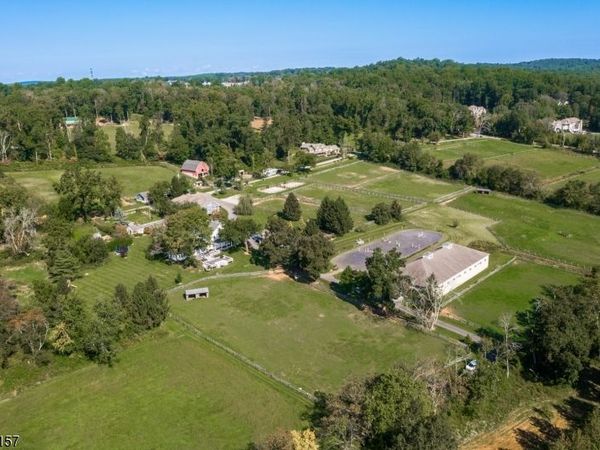 450 Old Chester Rd, Chester, NJ 07930