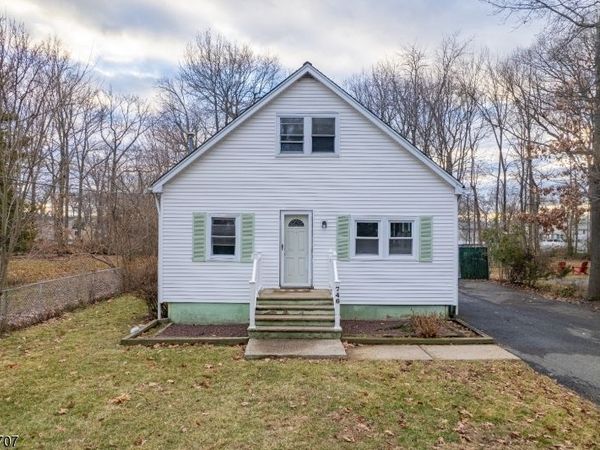 746 Spruce Rd, North Brunswick, NJ 08902