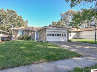 5320 Spruce Street, Lincoln, NE 68516