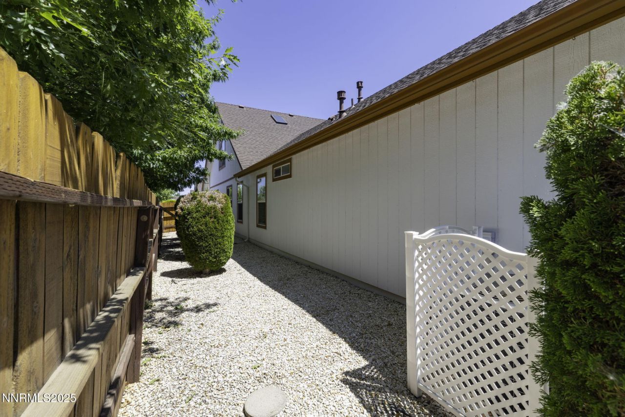 1419 Honey Locust Avenue, Gardnerville, NV 89410 Photo