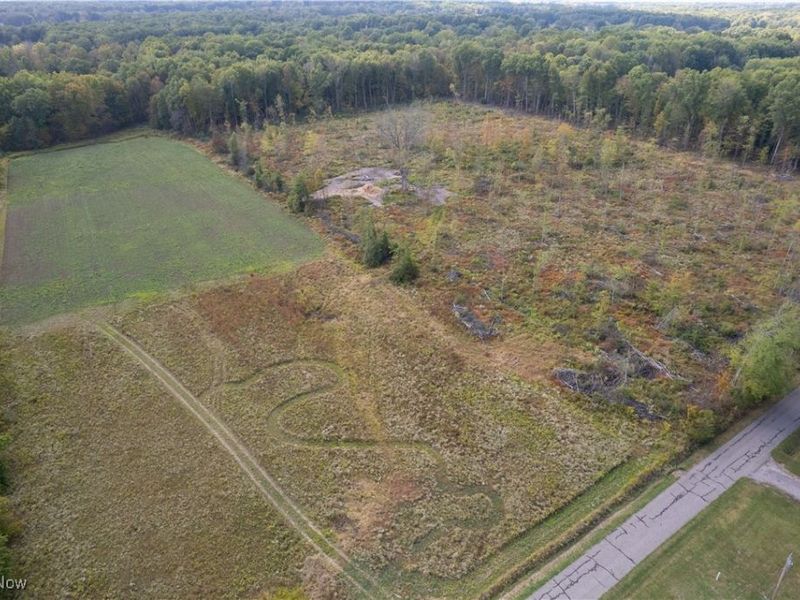 McConnell East, Southington, OH 44470 Photo 1