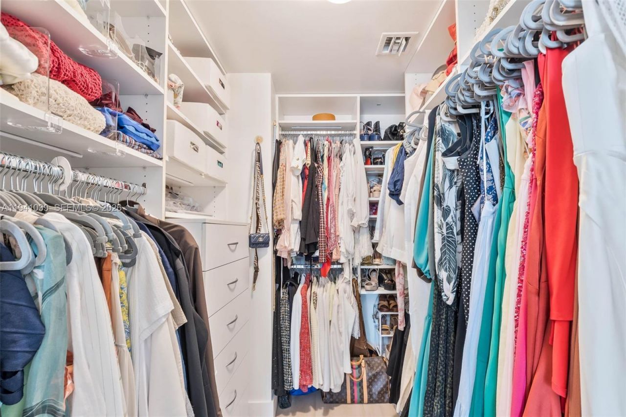 1250 S Miami Ave, Unit 2212, Miami, FL 33130 Photo