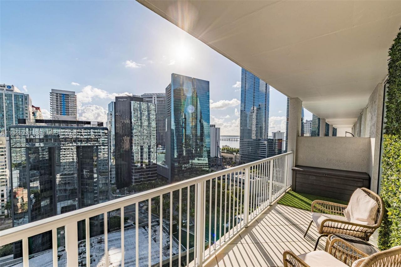 1250 S Miami Ave, Unit 2212, Miami, FL 33130 Photo