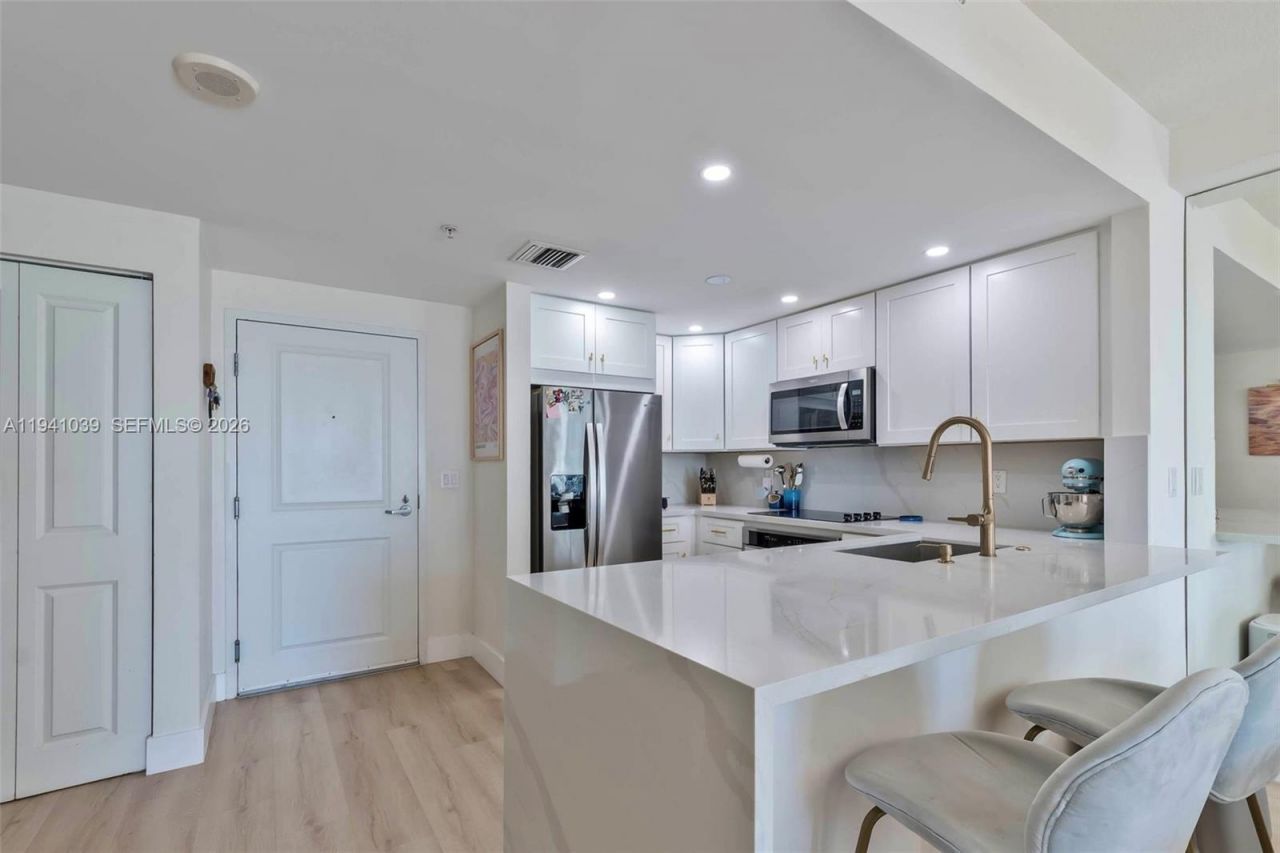 1250 S Miami Ave, Unit 2212, Miami, FL 33130 Photo