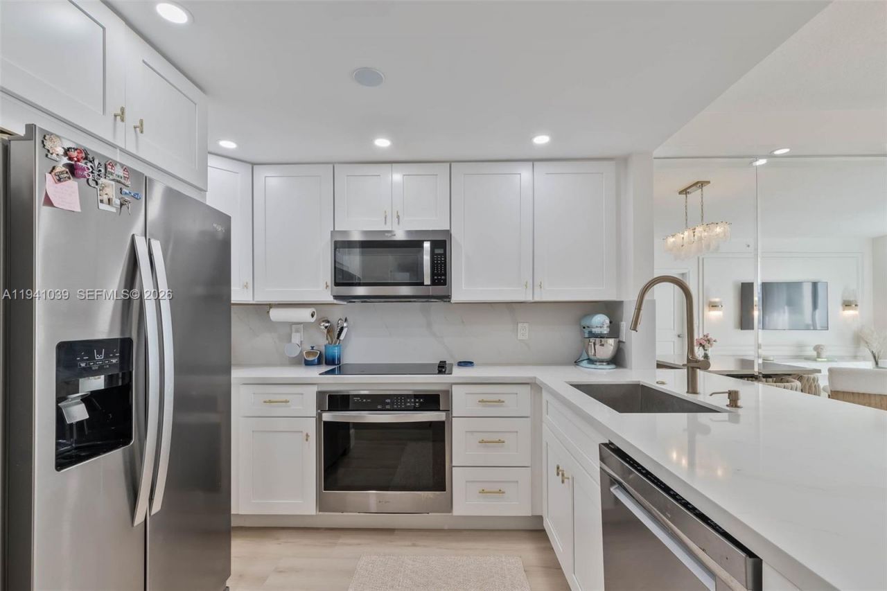 1250 S Miami Ave, Unit 2212, Miami, FL 33130 Photo