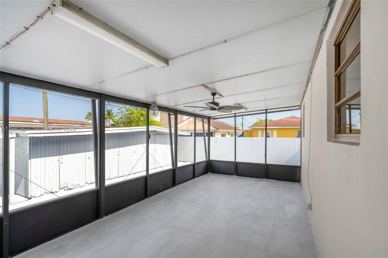 4485 E 8th Ave, Hialeah, FL 33013 Photo