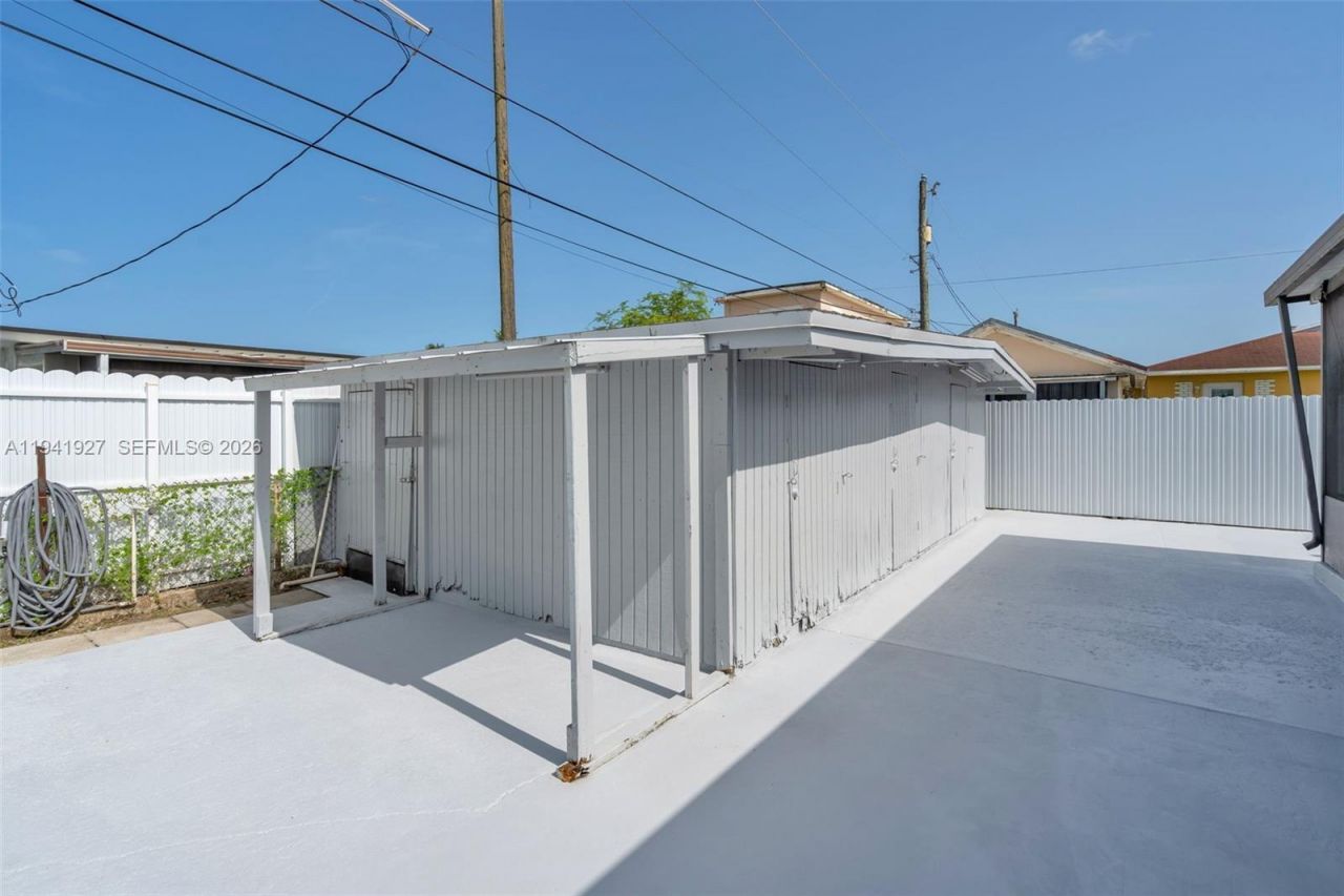 4485 E 8th Ave, Hialeah, FL 33013 Photo