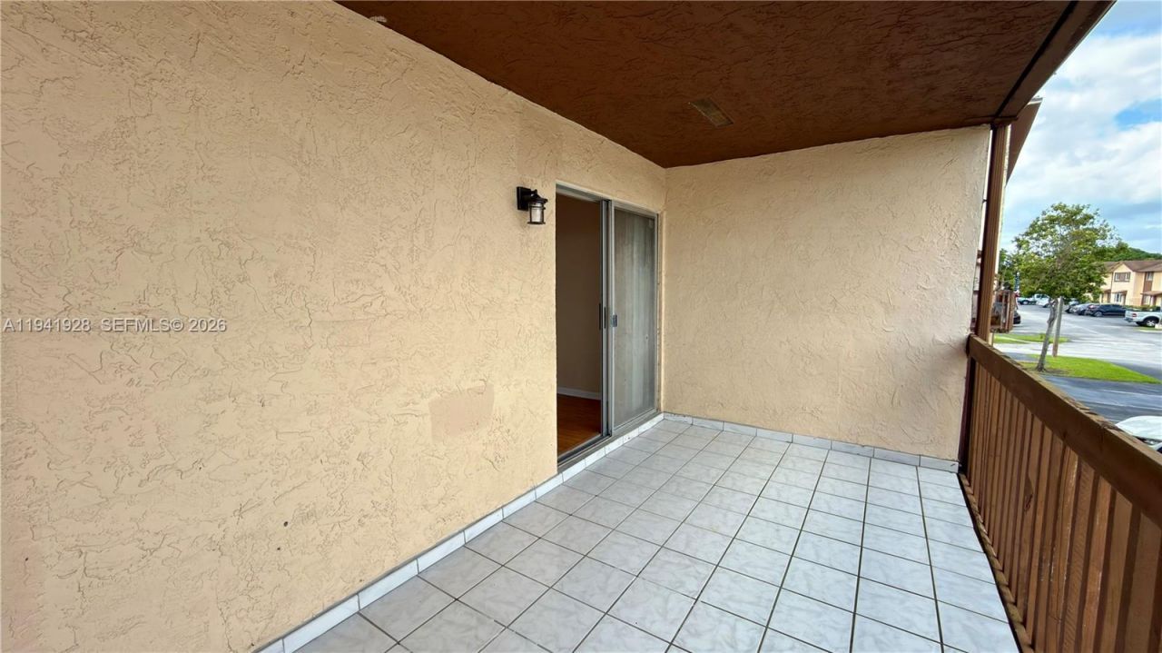 6607 Winfield Blvd, Unit B-43, Margate, FL 33063 Photo