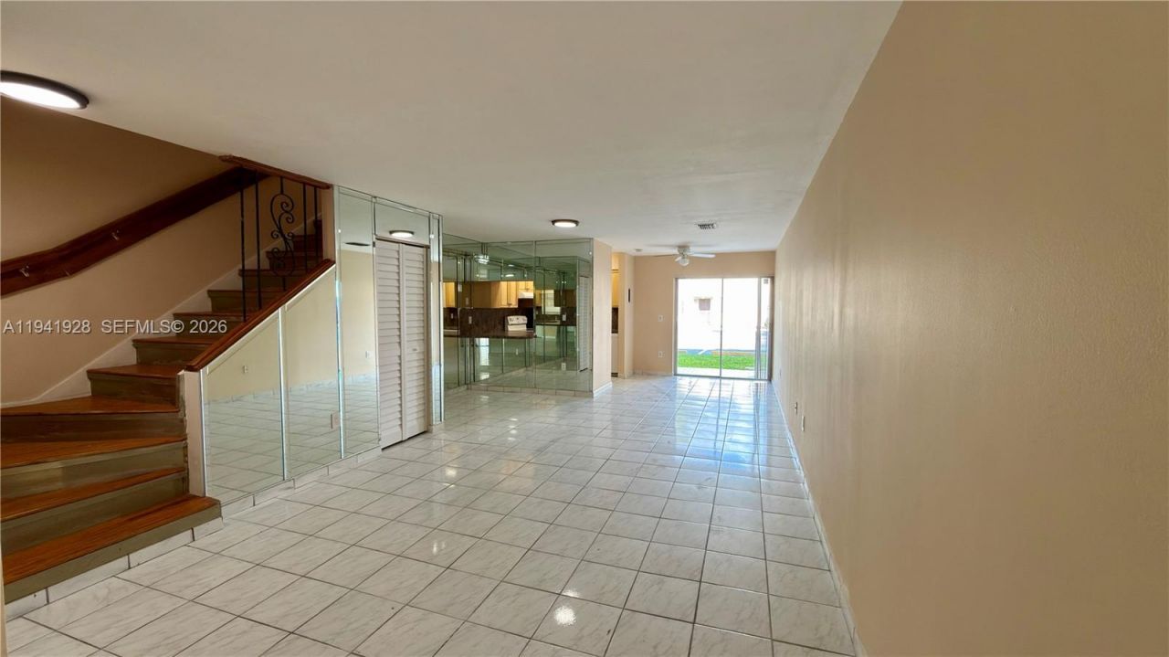 6607 Winfield Blvd, Unit B-43, Margate, FL 33063 Photo