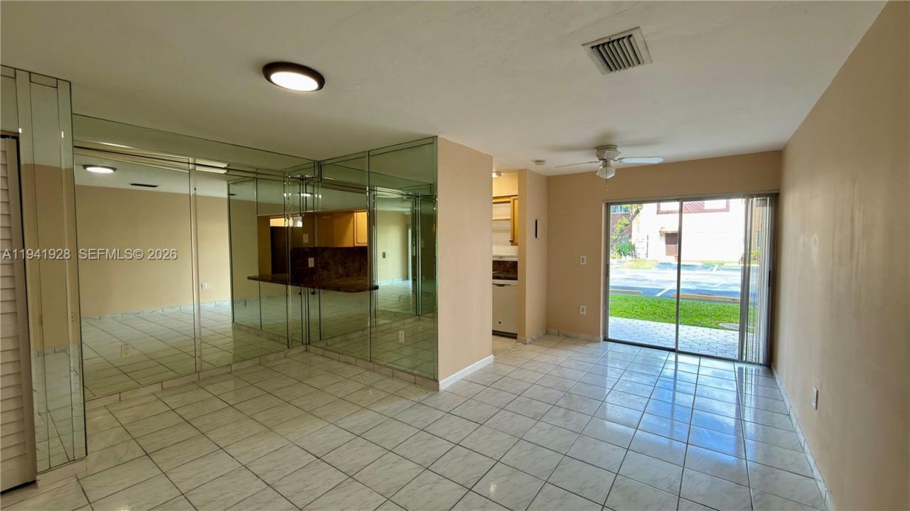 6607 Winfield Blvd, Unit B-43, Margate, FL 33063 Photo