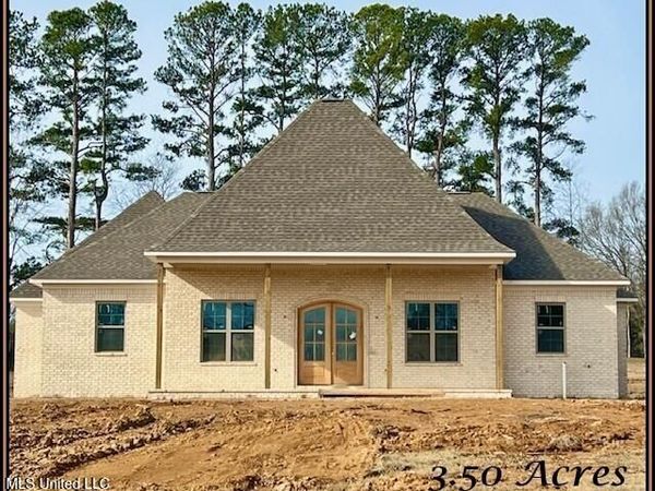 209 Dogwood Lane, Batesville, MS 38606