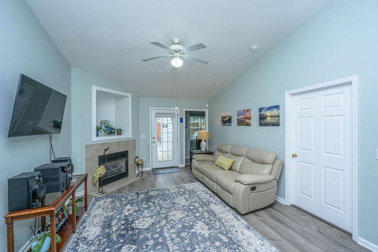 1407 Amanda Park Lane Photo 10