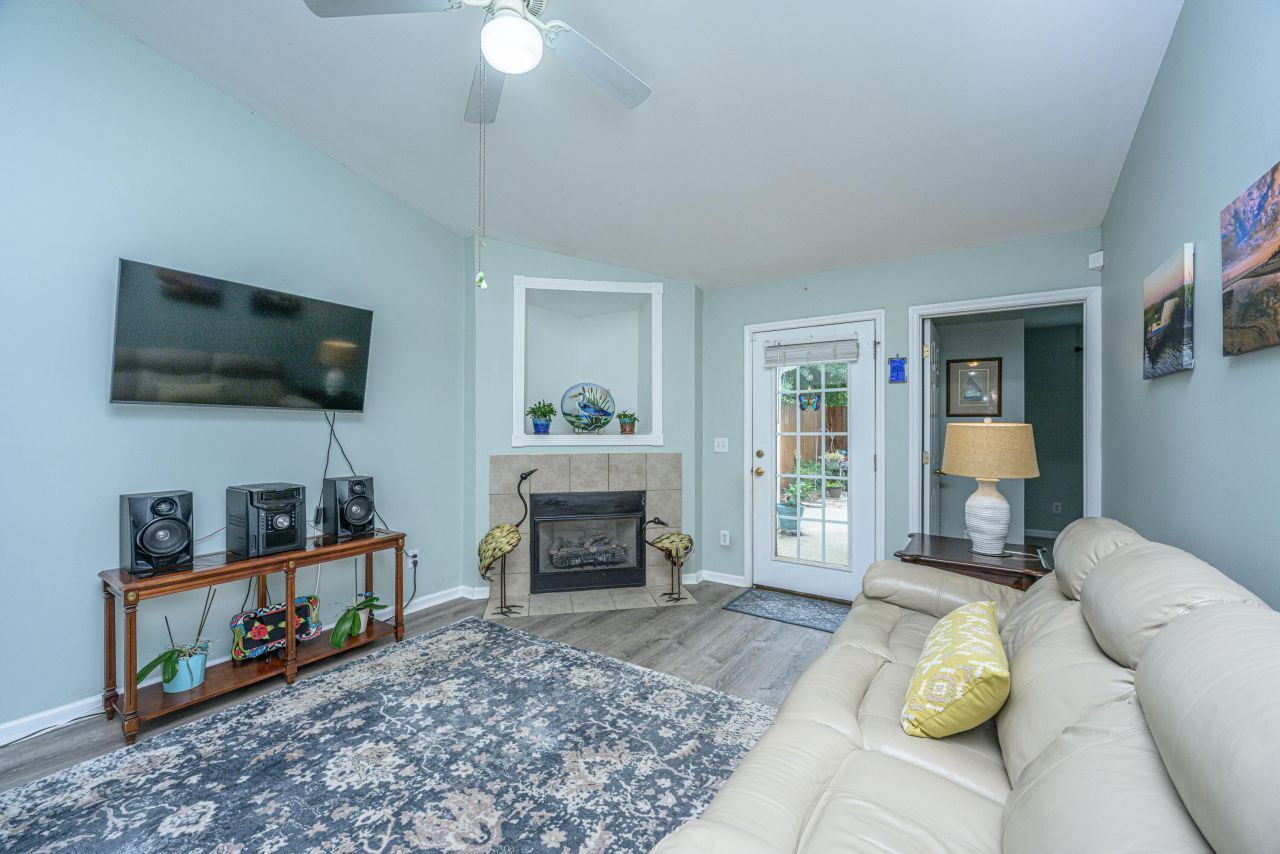 1407 Amanda Park Lane Photo 11