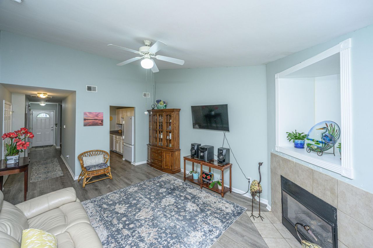 1407 Amanda Park Lane Photo 12