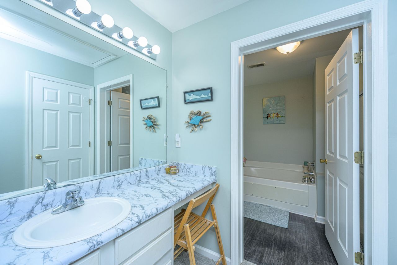 1407 Amanda Park Lane Photo 23