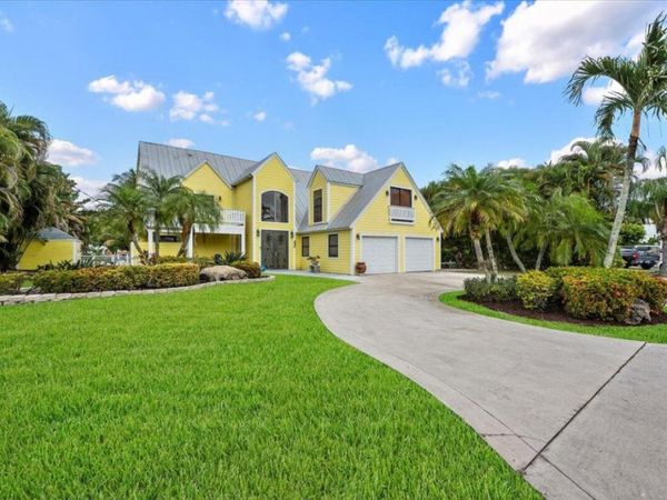 9363 SE Cove Point Street, Tequesta, FL 33469