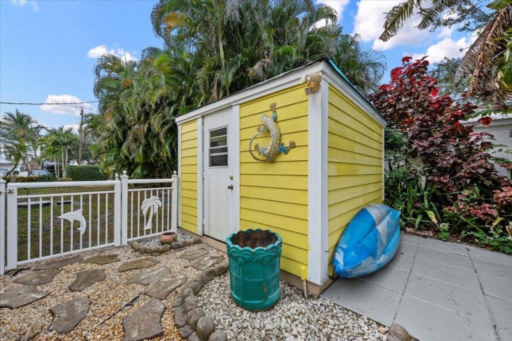 9363 SE Cove Point Street, Tequesta, FL 33469 Photo