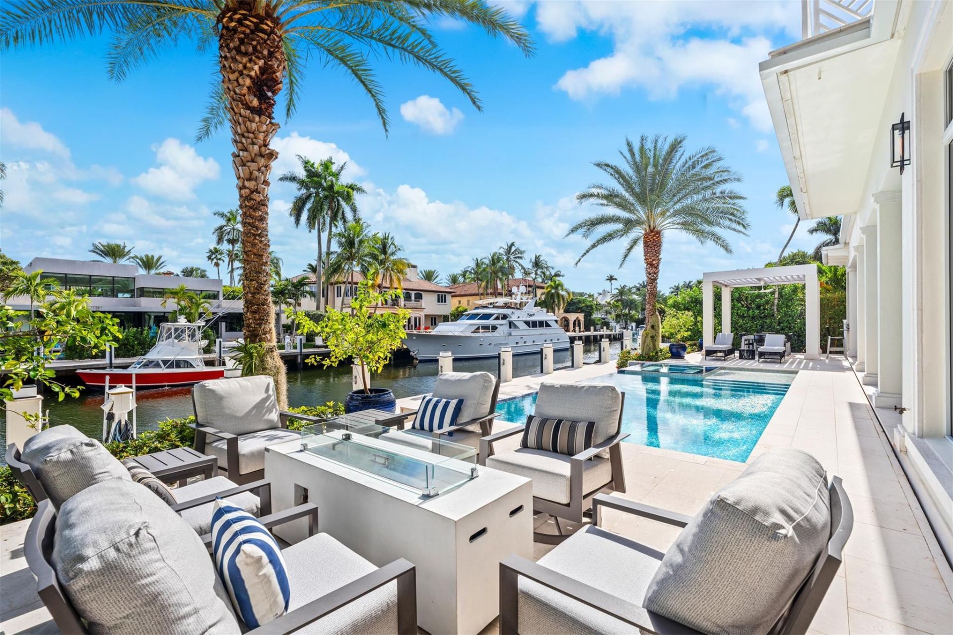 400 Coral Way, Fort Lauderdale, FL 33301 Photo