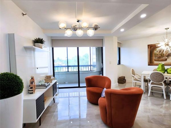 6463 La Costa Drive, Unit 301, Boca Raton, FL 33433