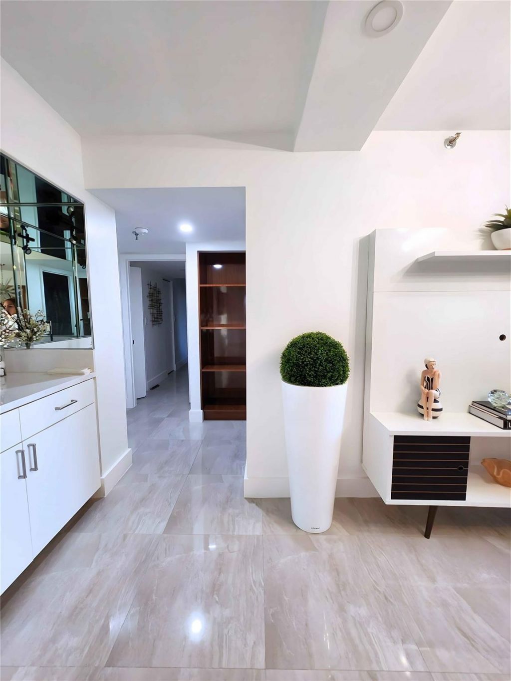 6463 La Costa Drive, Unit 301, Boca Raton, FL 33433 Photo