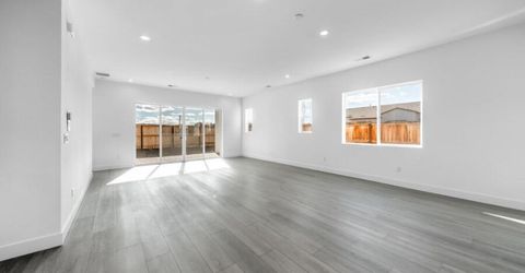 2305 Rocky Anchor Lane, Unit Oakhill 13, Sparks, NV 89436 Photo