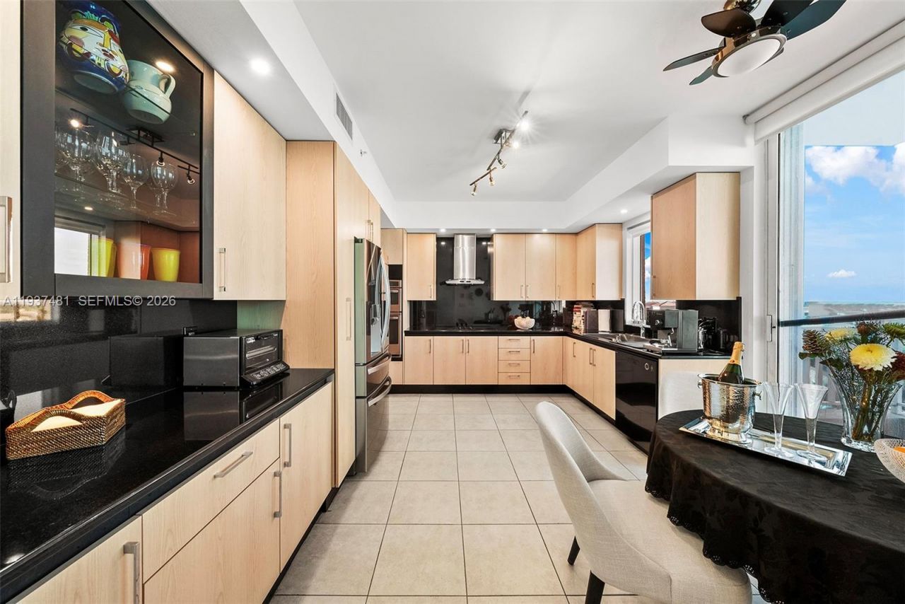 781 Crandon Blvd, Unit 804, Key Biscayne, FL 33149 Photo