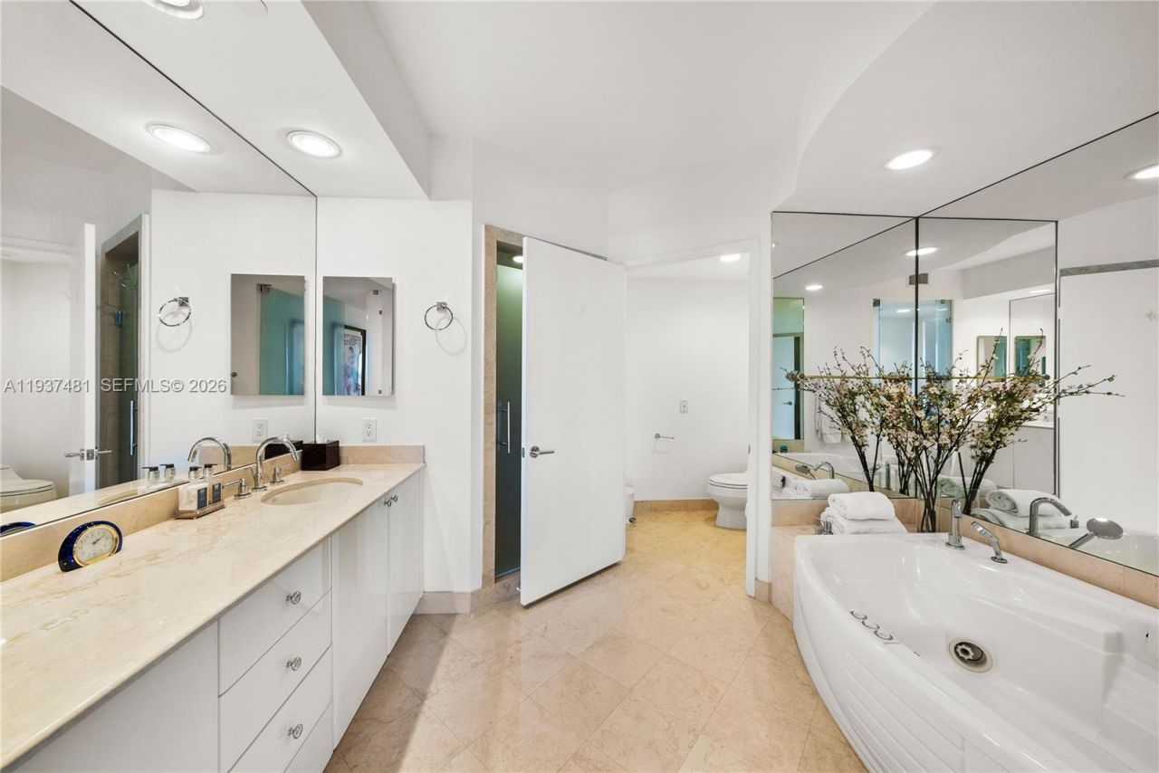 781 Crandon Blvd, Unit 804, Key Biscayne, FL 33149 Photo