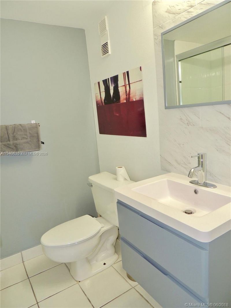 710 Washington Ave , Unit 522, Miami Beach, FL 33139 Photo