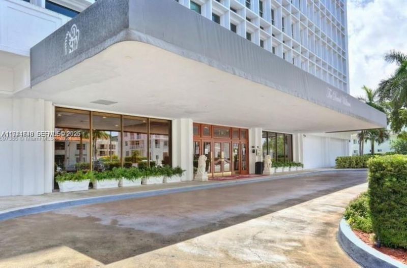 700 Biltmore Way, Unit 1112, Coral Gables, FL 33134 Photo