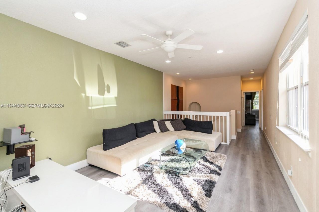 999 N Harbor Vw N, Hollywood, FL 33019 Photo