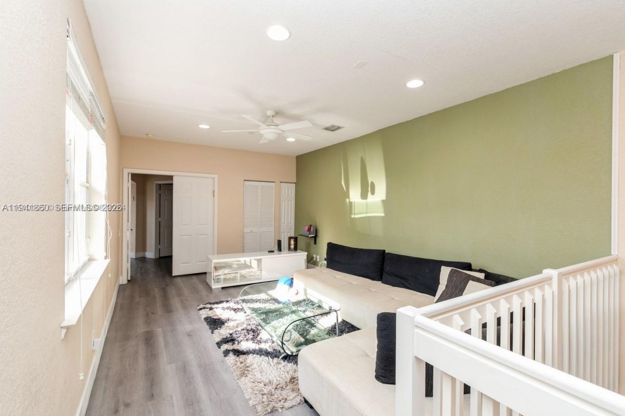 999 N Harbor Vw N, Hollywood, FL 33019 Photo