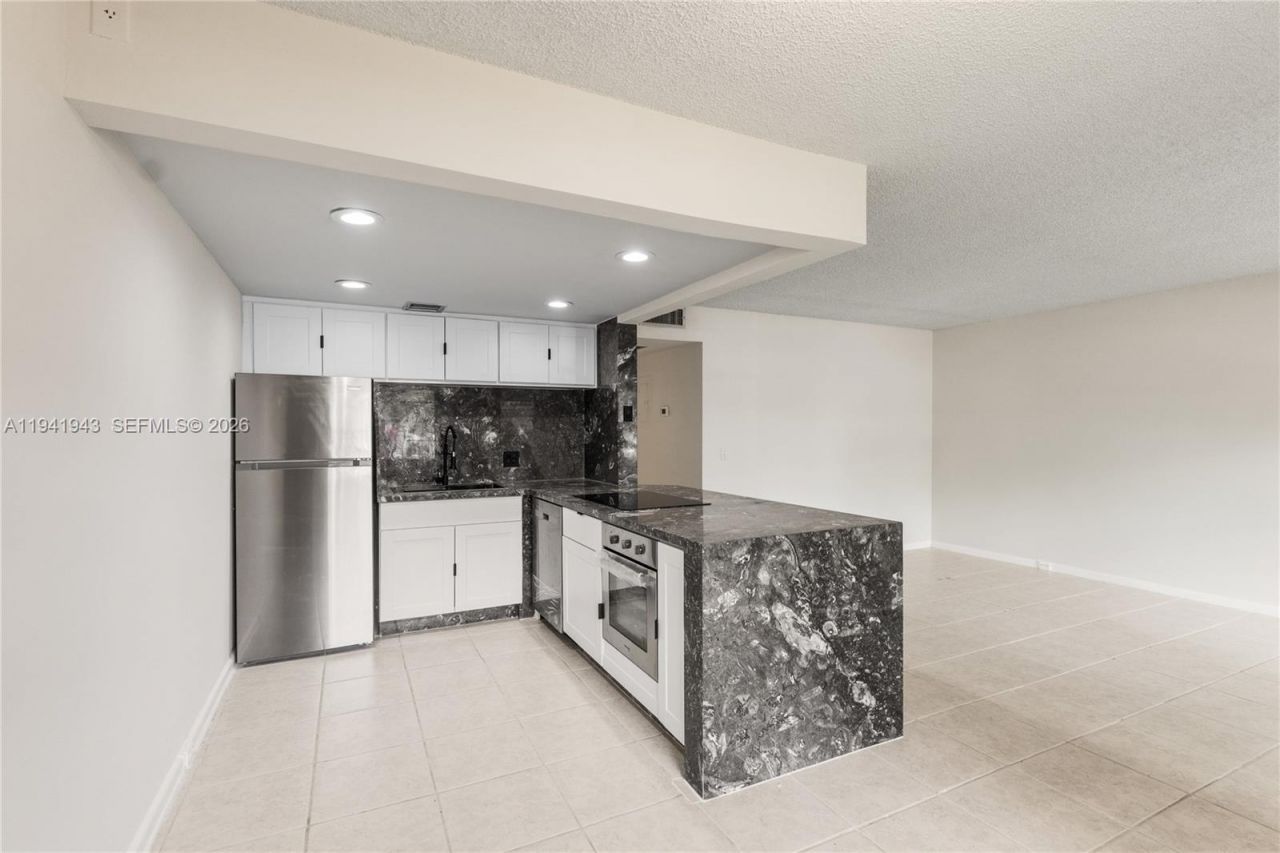 251 SW 132 Way, Unit 114H, Pembroke Pines, FL 33027 Photo