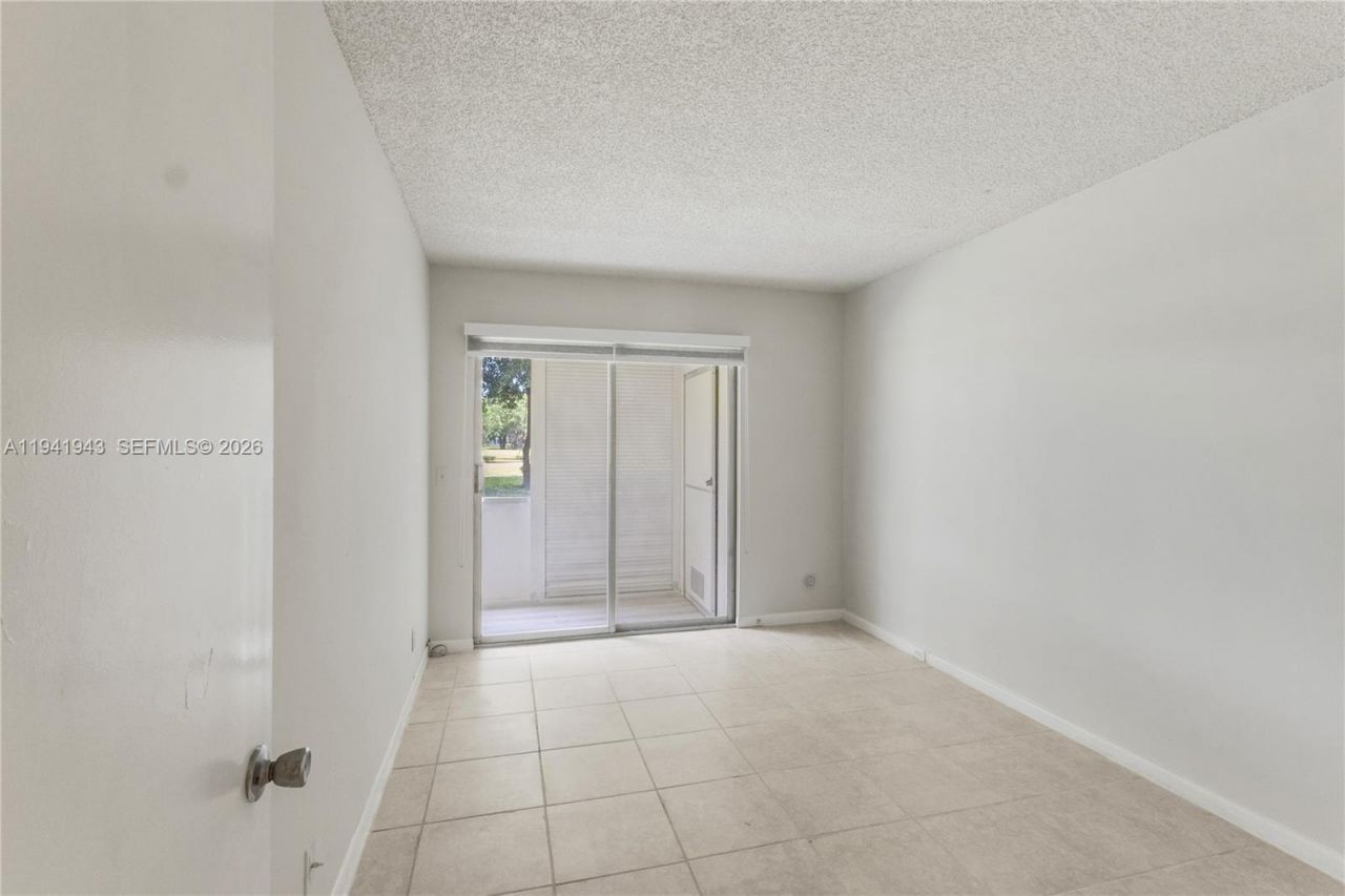 251 SW 132 Way, Unit 114H, Pembroke Pines, FL 33027 Photo