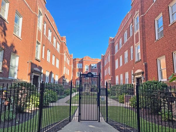 1348 W Estes Avenue, Unit 3S, Chicago, IL 60626