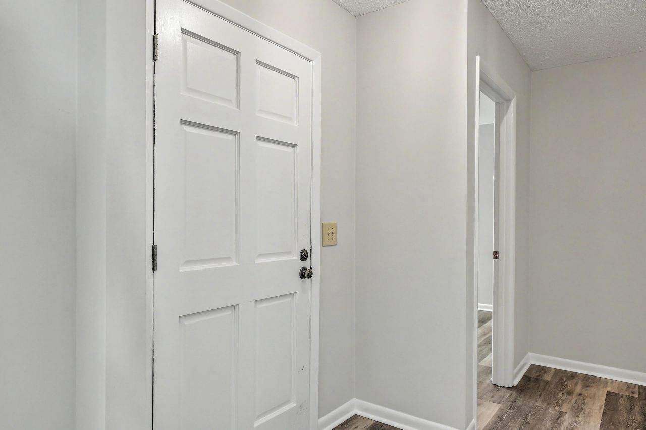 109 Niblick Road Photo 6