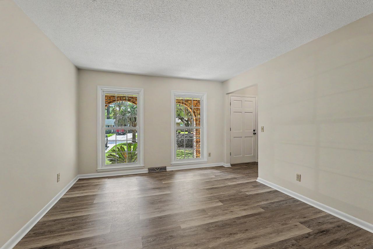 109 Niblick Road Photo 9