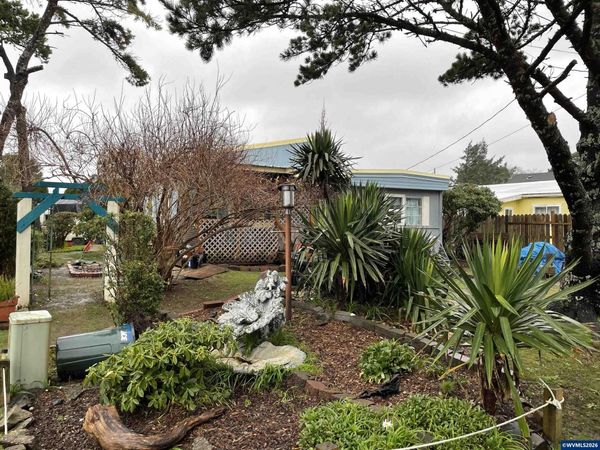 374 NW 59th St, Newport, OR 97365