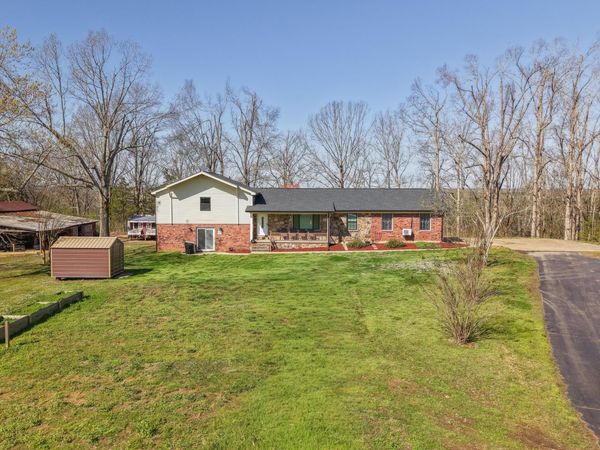 1817 9th St., Booneville, MS 38829