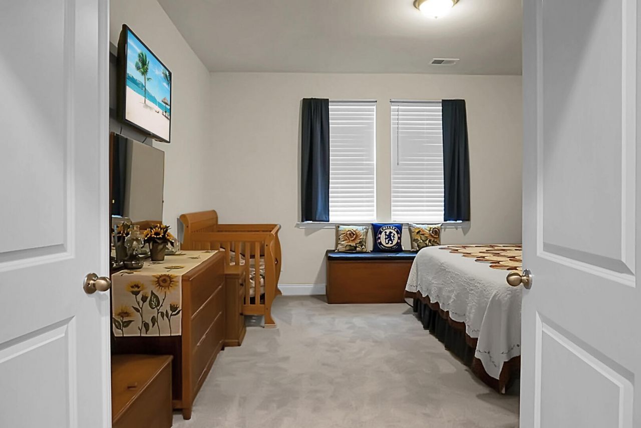 736 E Randolph Street Photo 12