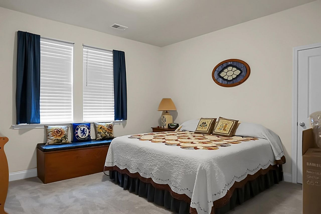 736 E Randolph Street Photo 13