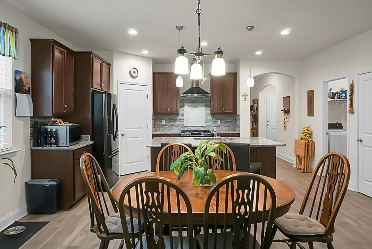 736 E Randolph Street Photo 21