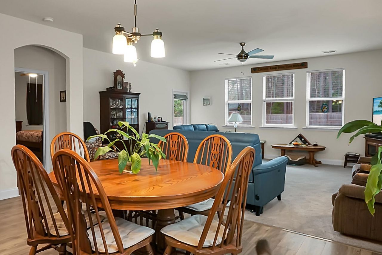 736 E Randolph Street Photo 22