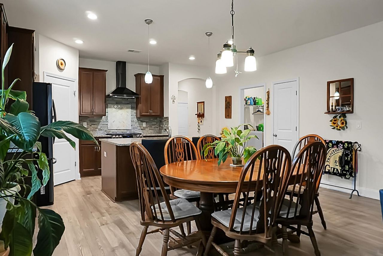 736 E Randolph Street Photo 23