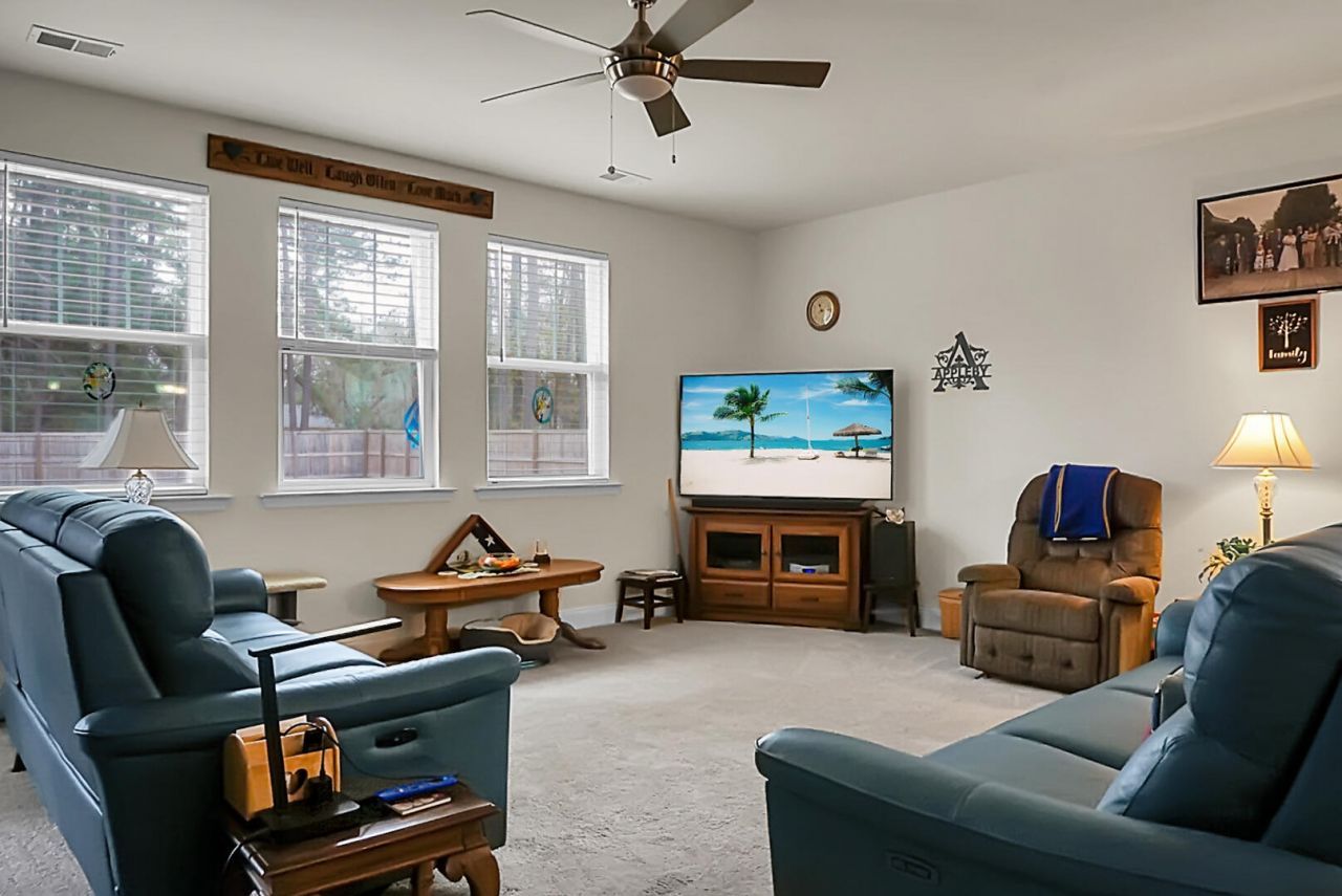 736 E Randolph Street Photo 25