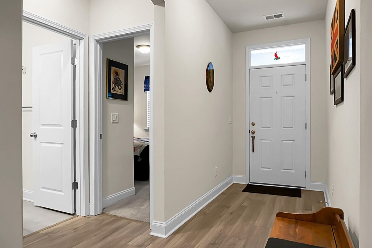 736 E Randolph Street Photo 4