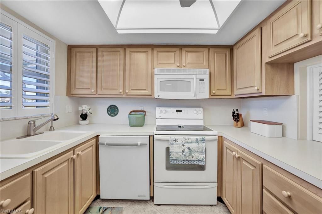325 Charlemagne Blvd, Unit C204, Naples, FL 34112 Photo